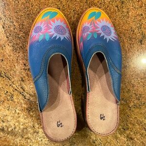 SoleTech Hand Painted Daisy Inspired Shoes Size 6.5 (6 1/2)